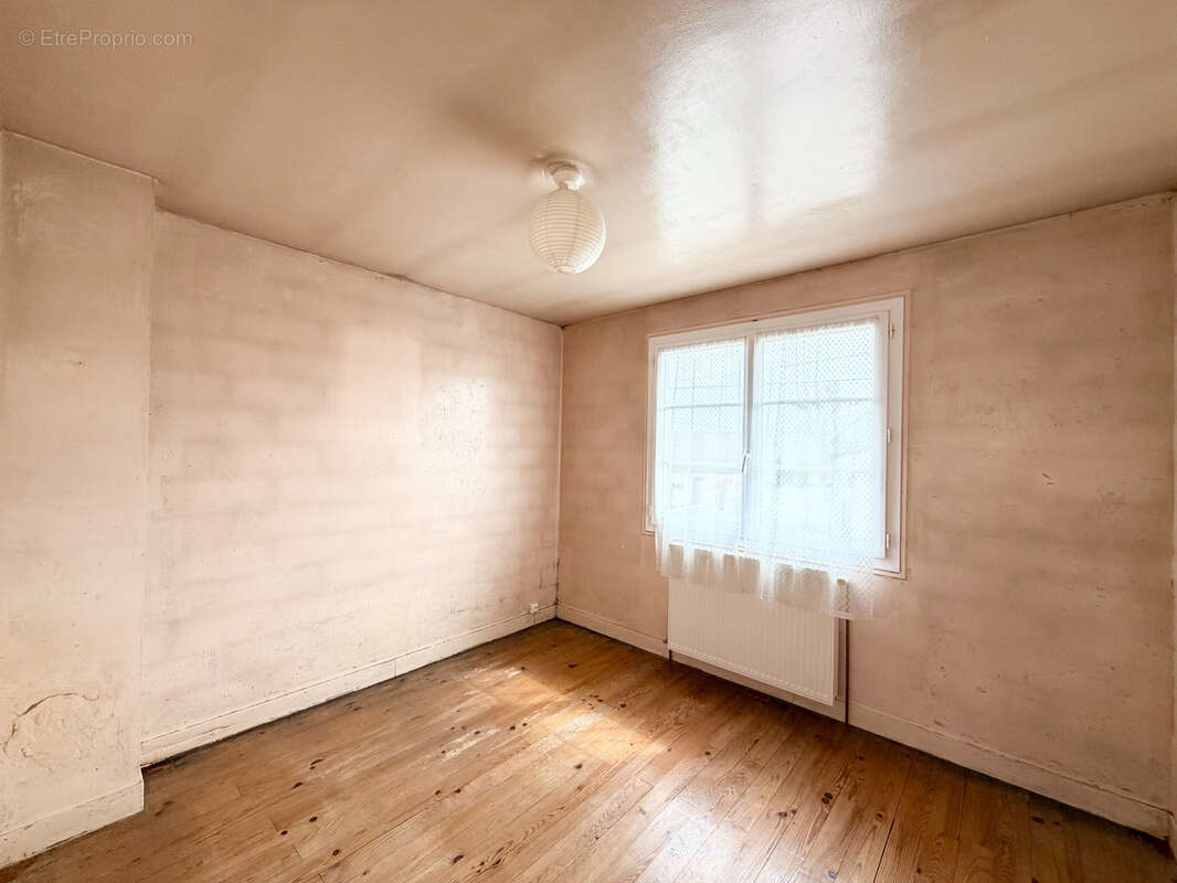 Maison à LOUAN-VILLEGRUIS-FONTAINE