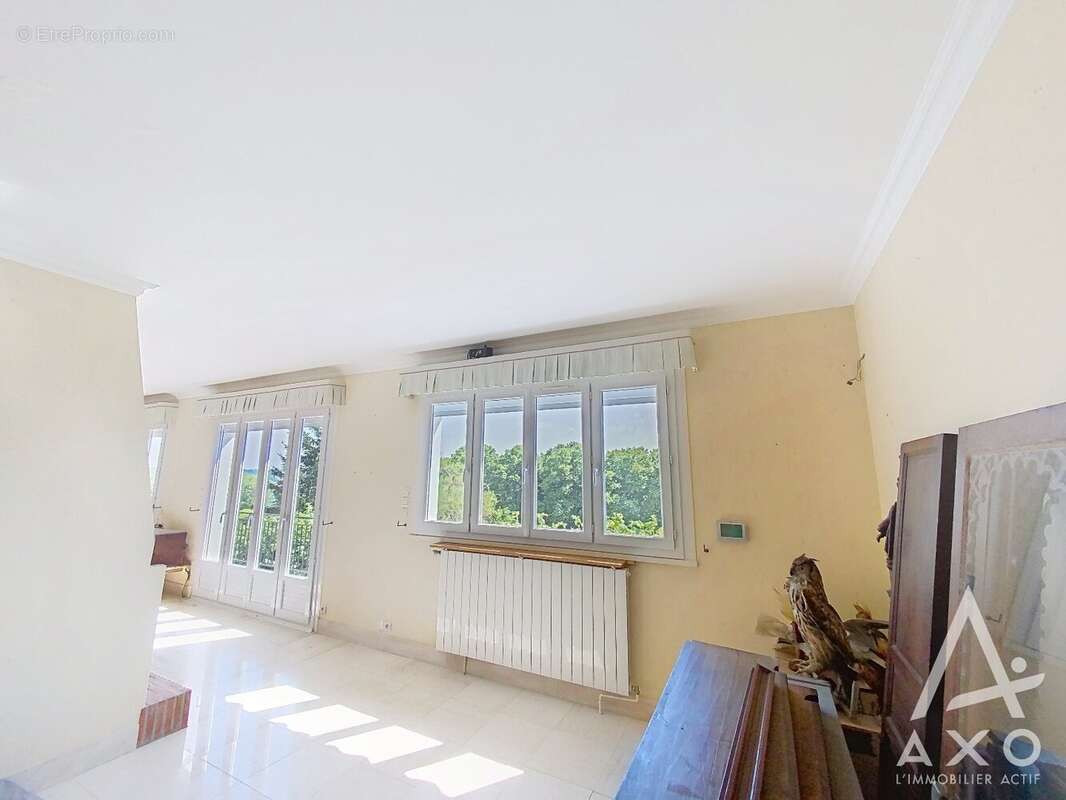 Gien Belle Demeure 6 chambres sur 3 niveaux - photo 5