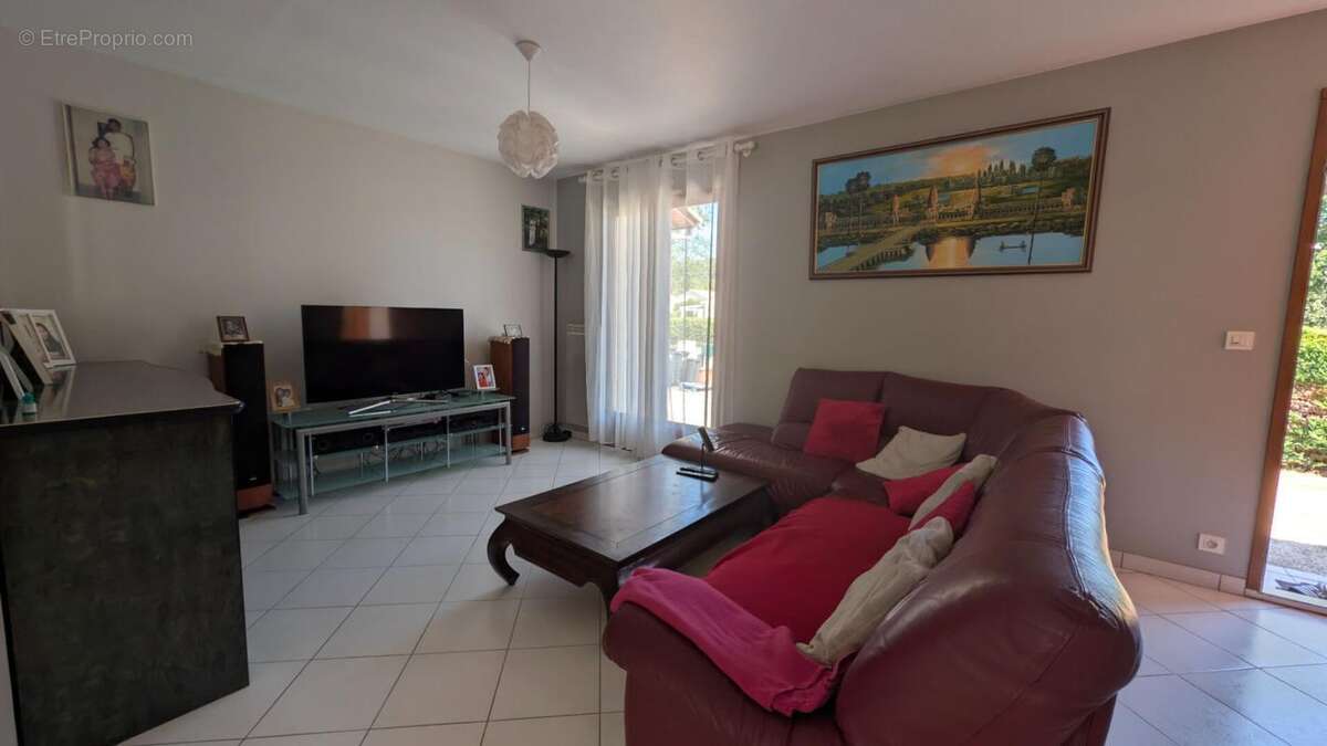 Maison plain pied , 4 chambres,  proche commodités avec garage - photo 7