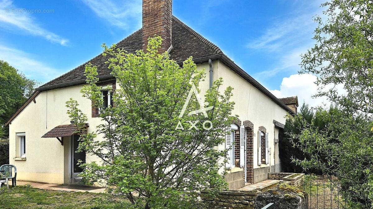 Maison à LA CHAPELLE-SAINT-SEPULCRE