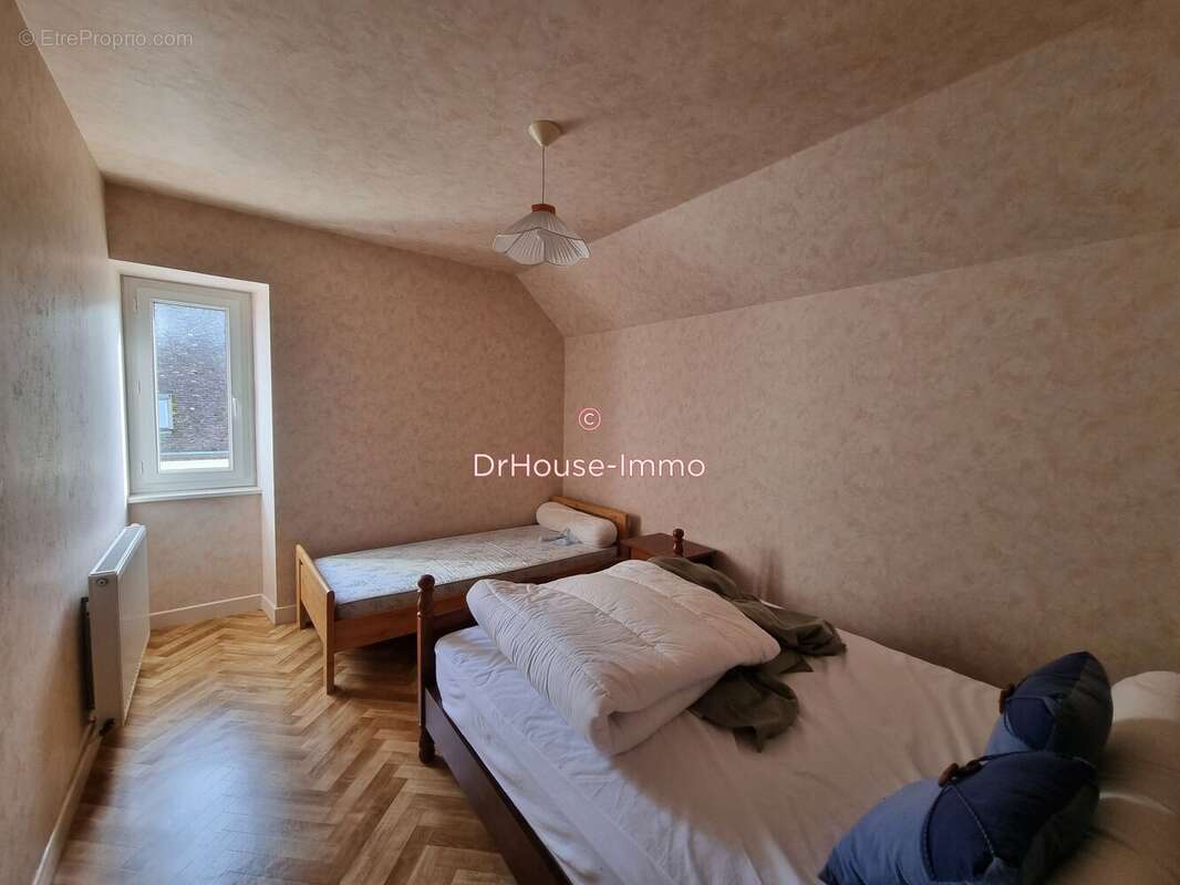 Maison à GY-LES-NONAINS