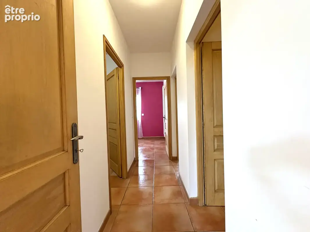 Villa avec piscine sur 5 000 m2 de terrain - photo 22