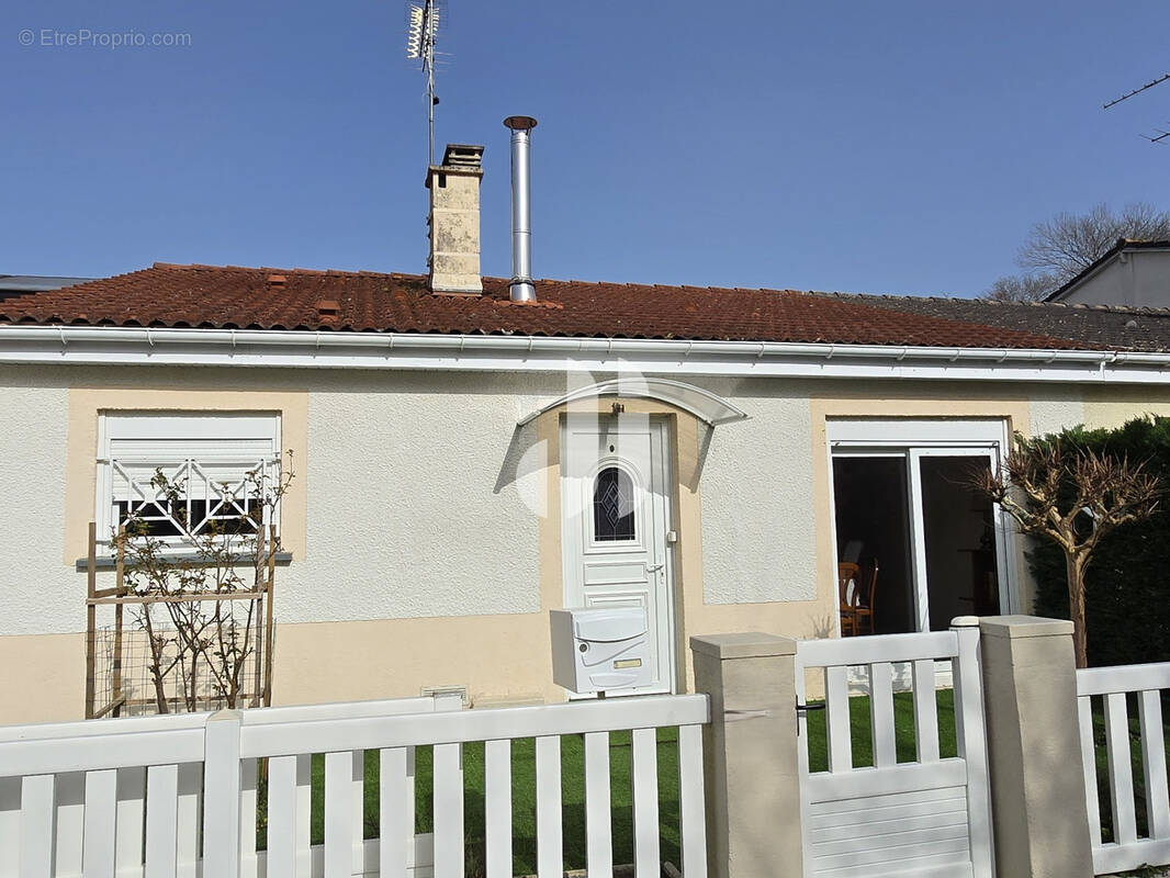 Maison à LEOGNAN