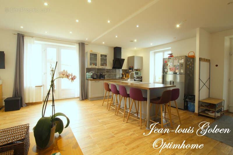 Maison à vendre de 110 m² à SEVERAC LE CHATEAU (12) - photo 2
