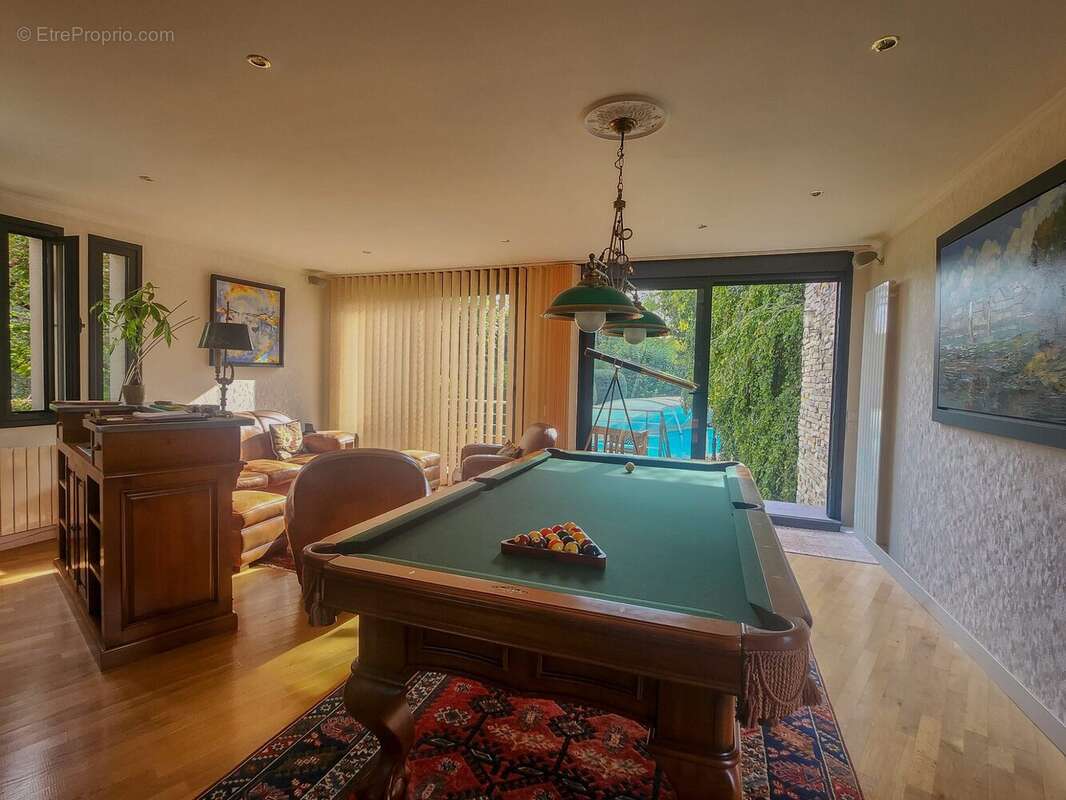 Maison à VIRY-CHATILLON