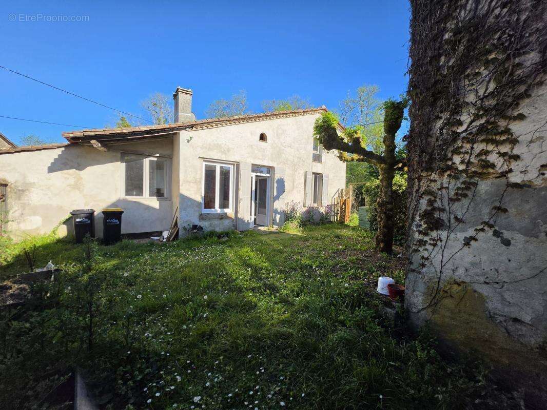 Maison à NOAILLAN