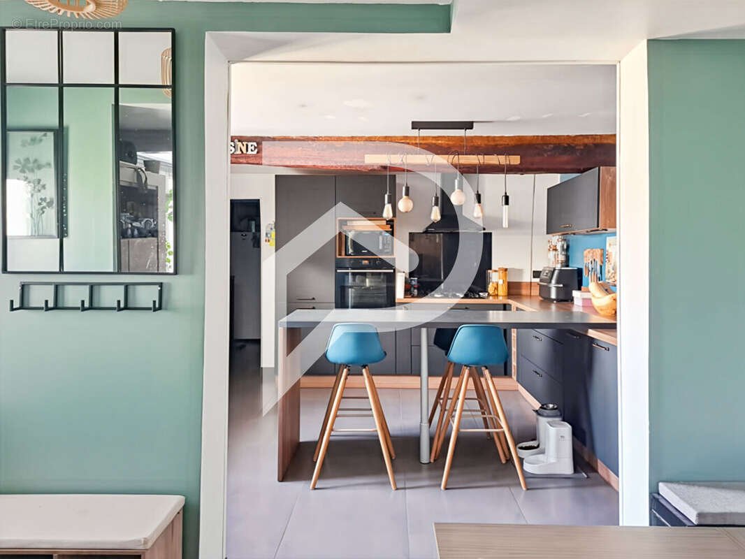 Maison à CREVECOEUR-LE-GRAND