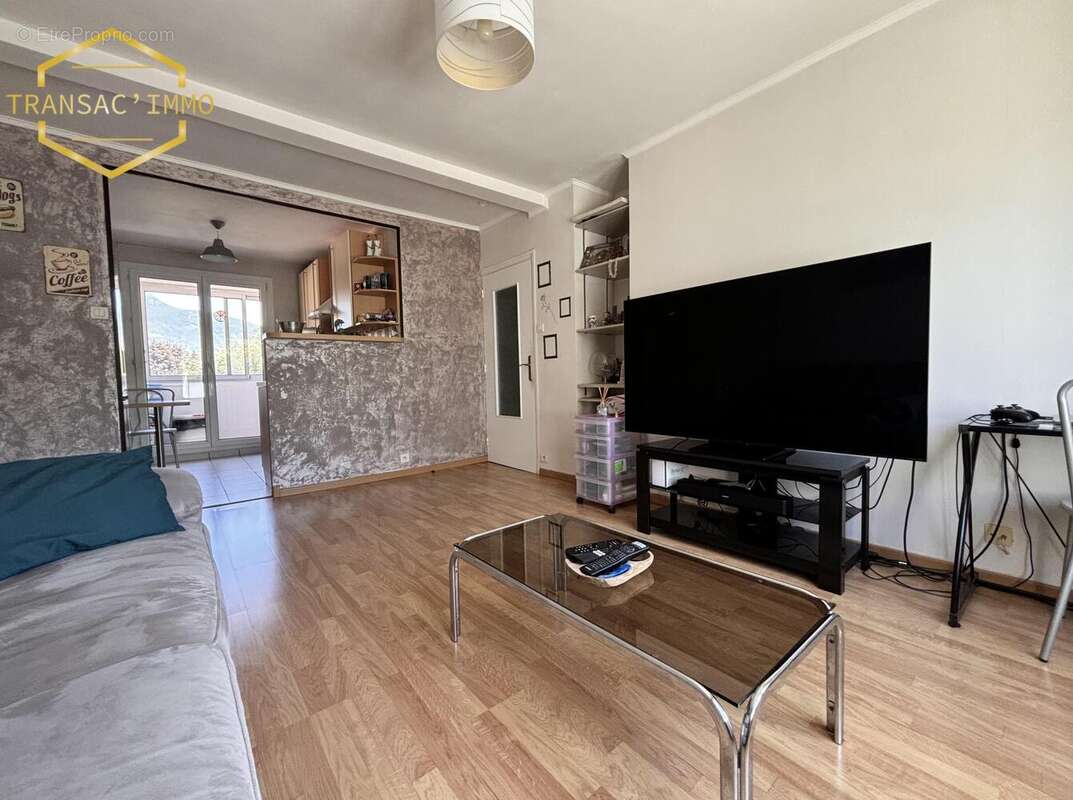 Appartement à FONTAINE