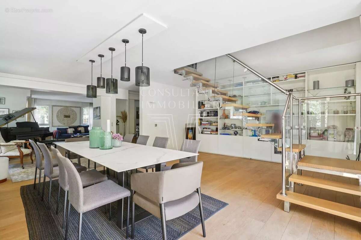 Appartement à LEVALLOIS-PERRET