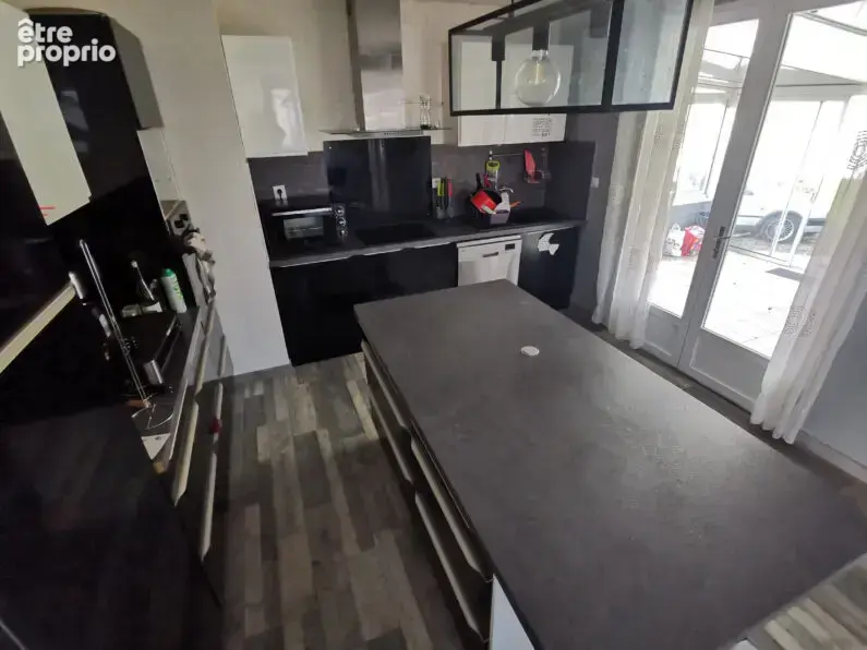 Les Epesses même, maison  6 chambres (dont 3 aménagées en sous sol) sur  800 m2 de terrain - photo 5