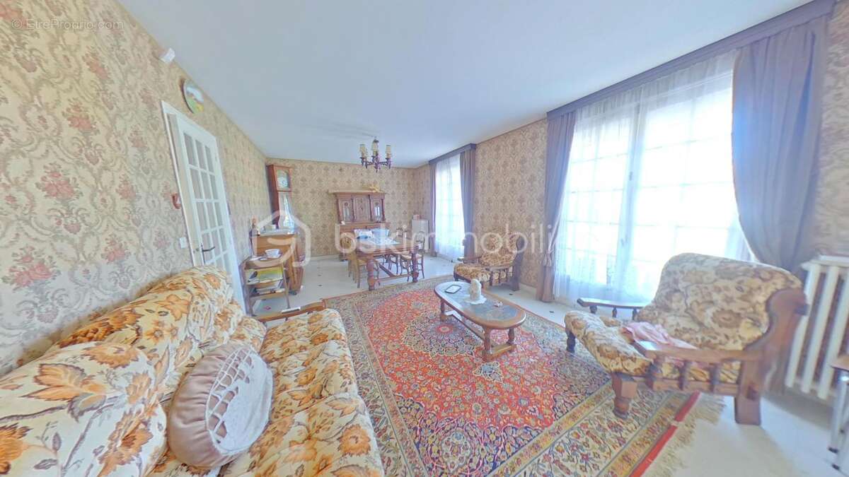 Maison à THORIGNY-SUR-OREUSE