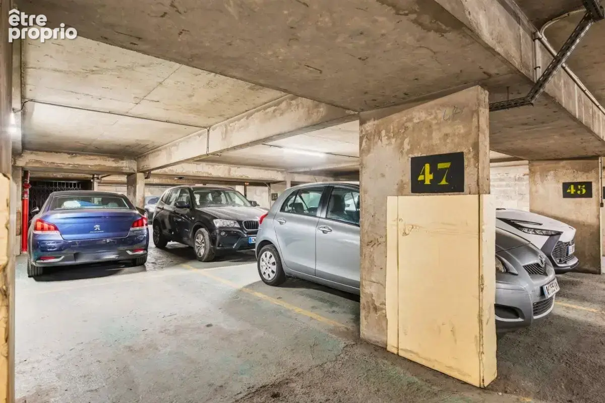Emplacement de parking 141B rue de Saussure - photo 9
