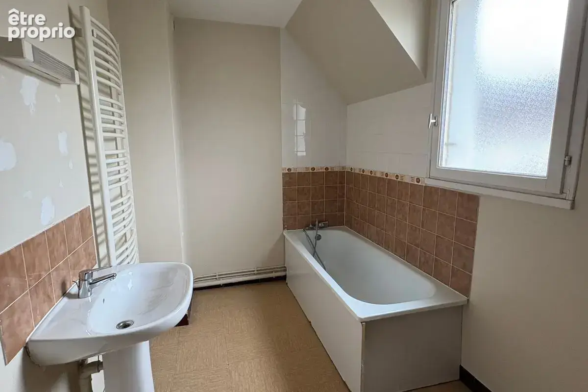 Chinon La Roche Faucon - Appartement T4 - photo 6