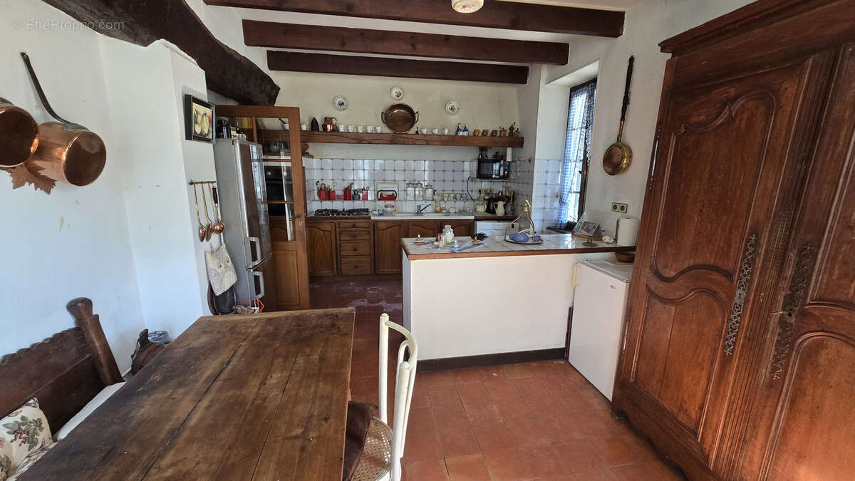 Maison à CROIX-CHAPEAU