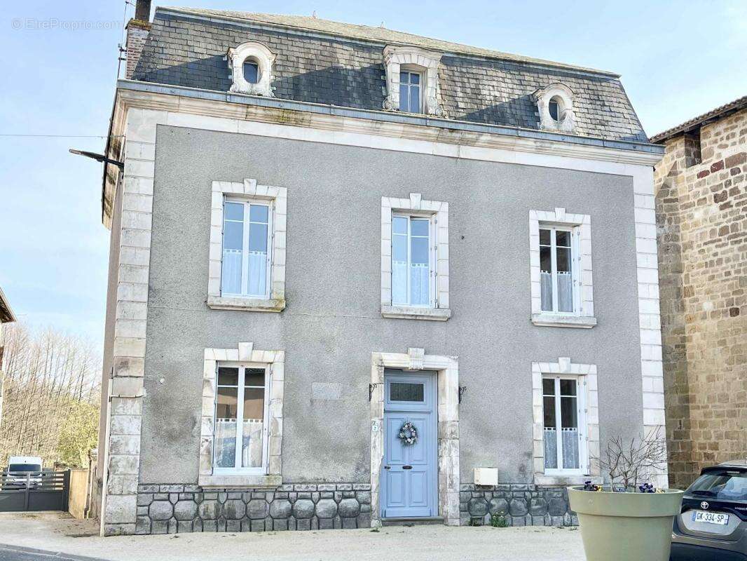 Maison à PRESSAC