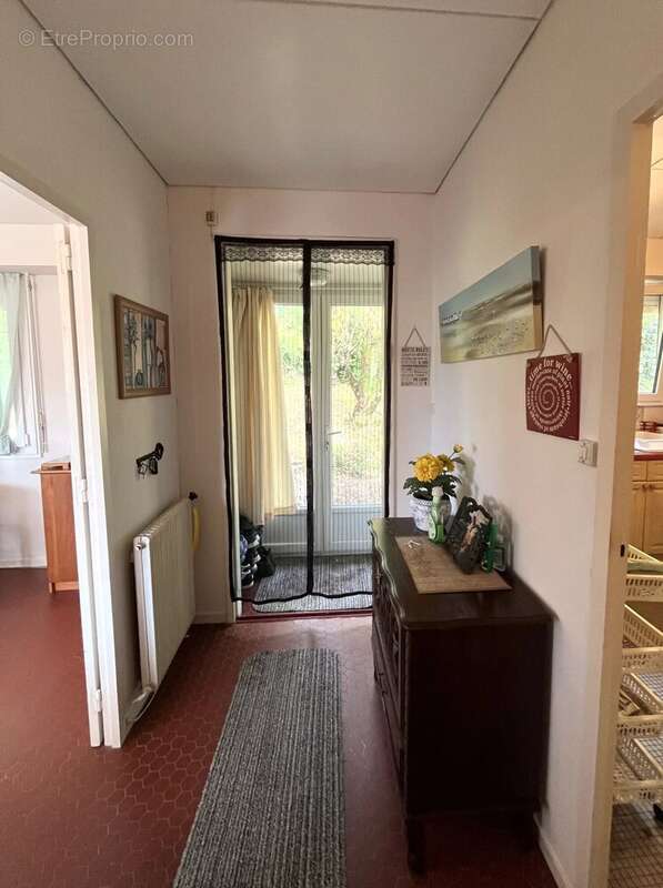 Maison à SALLES-LAVALETTE