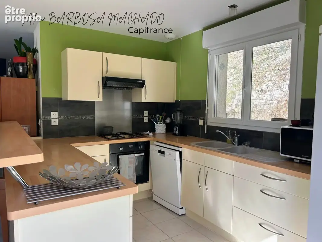 Maison individuelle à vendre 5 pièces à SERRIERES EN CHAUTAGNE (73) d'environ 117 m² à environ 30 minutes d'Aix-les-Bains et d'e - photo 4