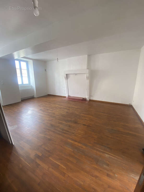 Maison à AILLIERES-BEAUVOIR