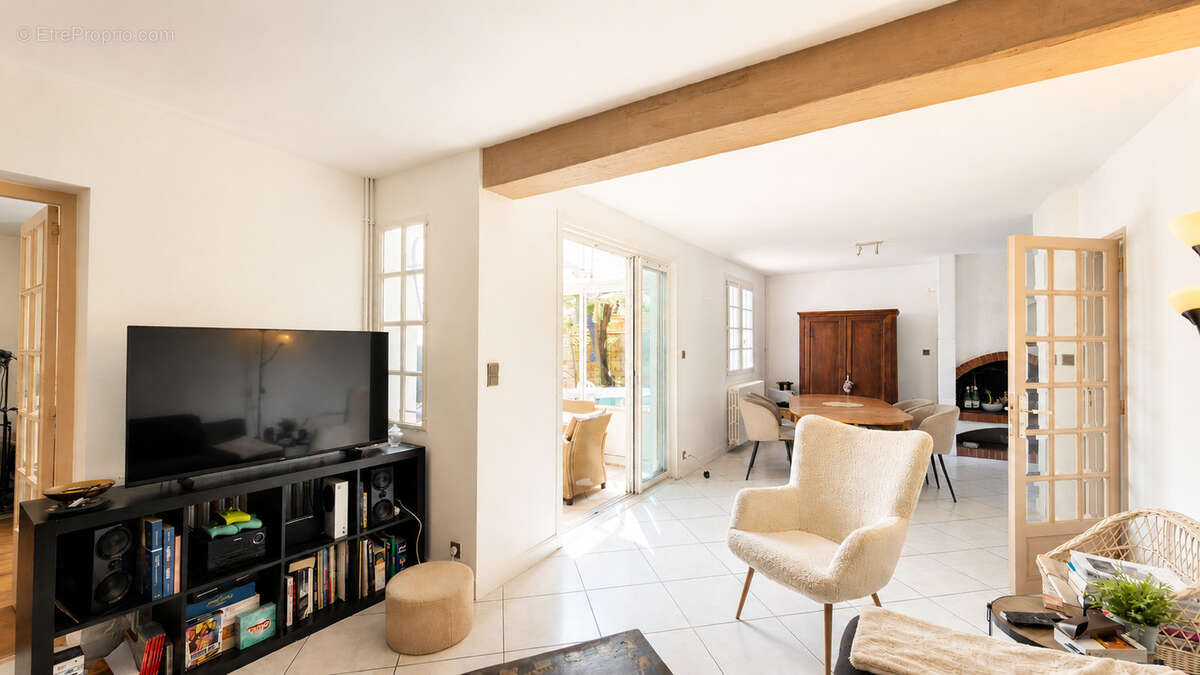 CARCASSONNE - Maison 105 m2 - 4 chambres - Jardin - photo 5