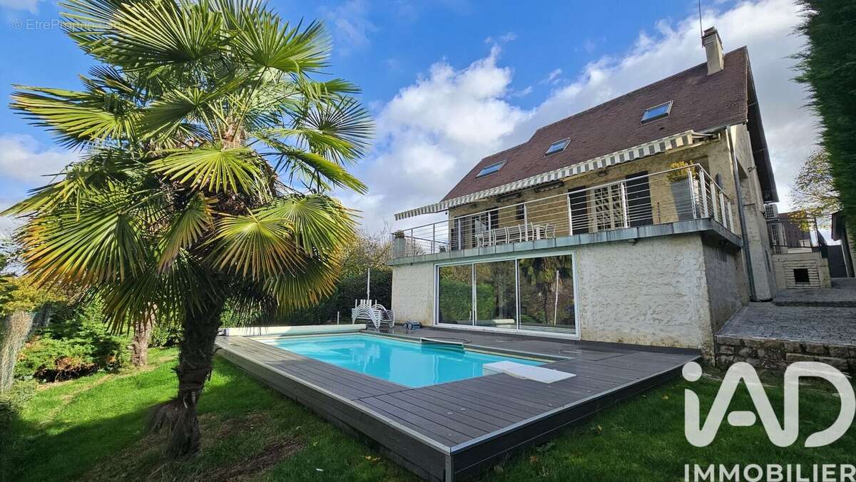 Photo 2 - Maison à MORAINVILLIERS