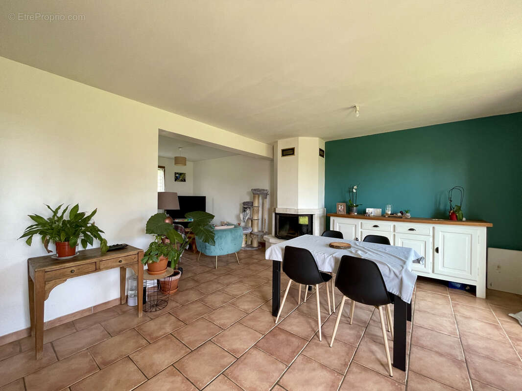 Maison à DAMVILLE