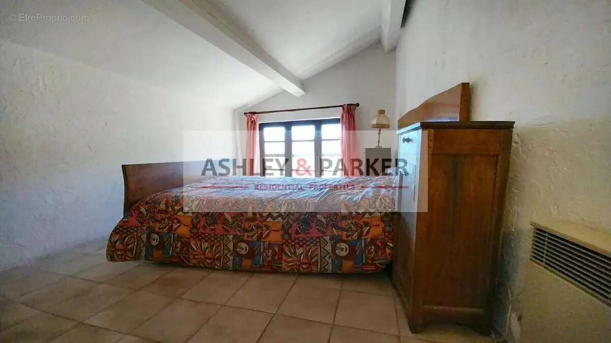 Appartement à SAUSSES