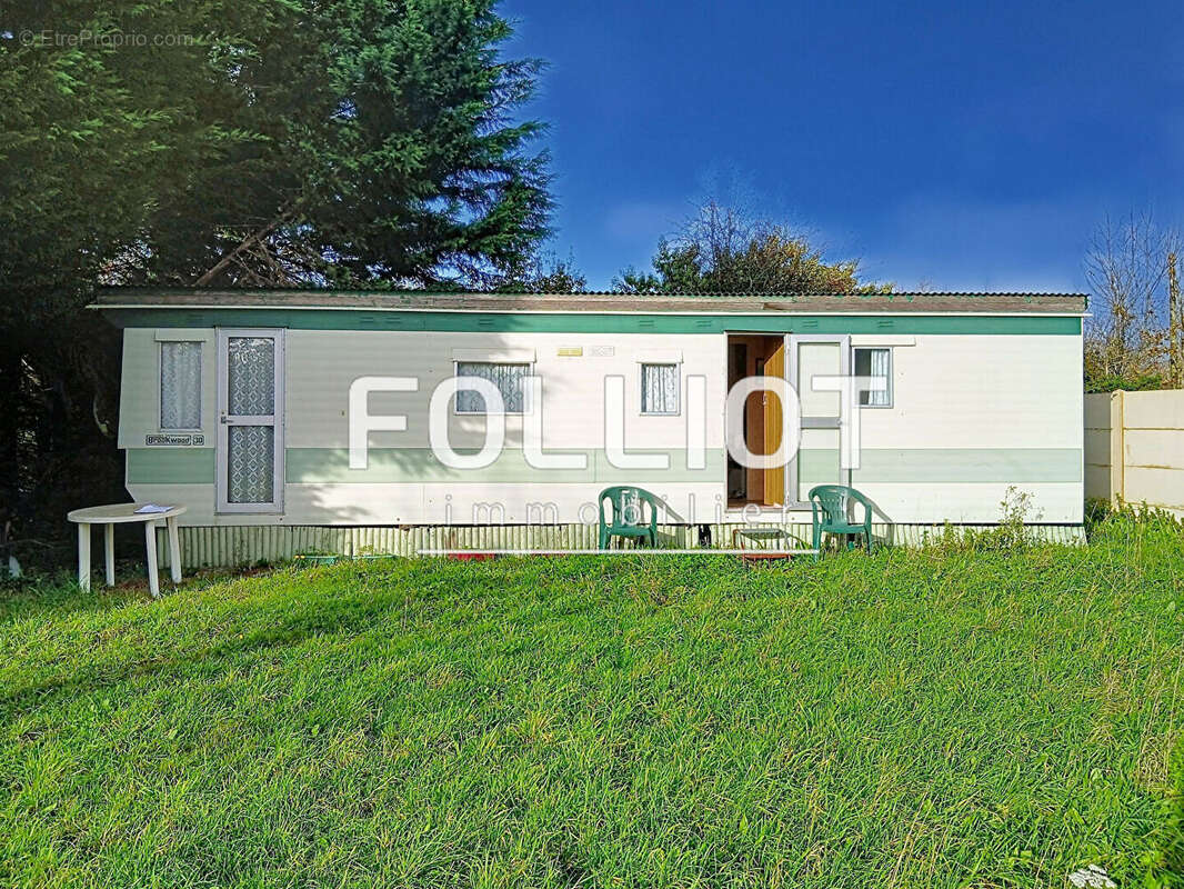 Terrain à LA HAYE-DU-PUITS