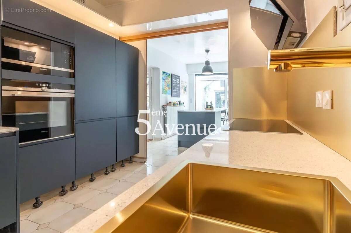 Maison à SAINT-MAUR-DES-FOSSES