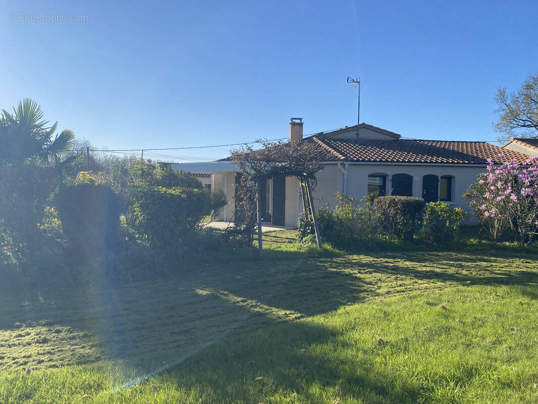 Maison à SAINT-MARC-LA-LANDE