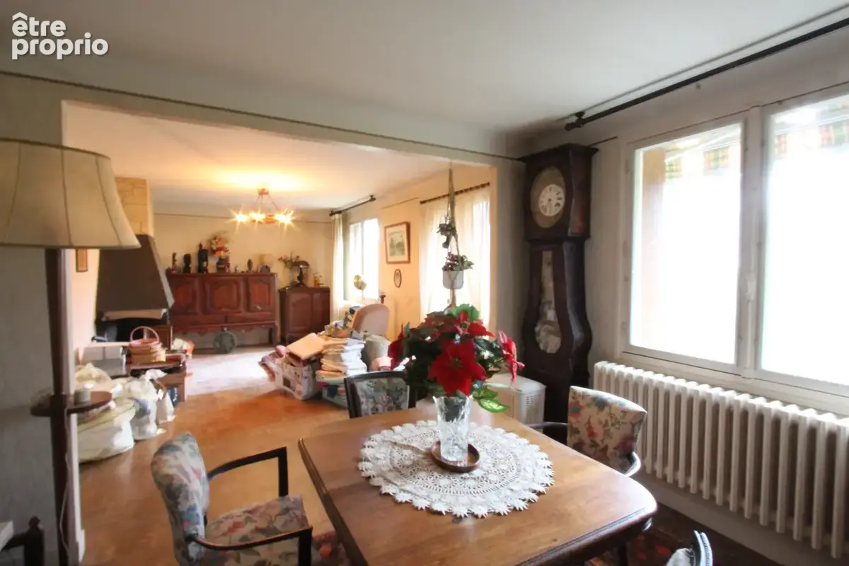 La Charité sur Loire, pavillon T7 à rénover 134 m2 quartier résidentiel - photo 3