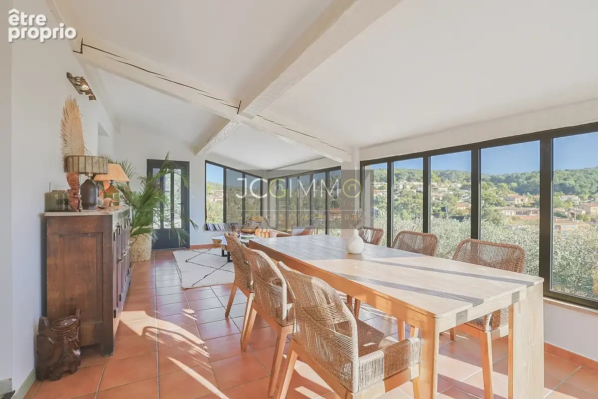 Carqueirane - villa t6 183 m2 vue mer dominante et panoramique avec studio - photo 16