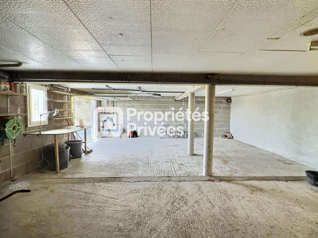Maison T4/5 avec 3 ch., spacieux garage et abri pour camping-car au calme sur COMBERANCHE-ET-EPELUCHE (24600) - photo 11