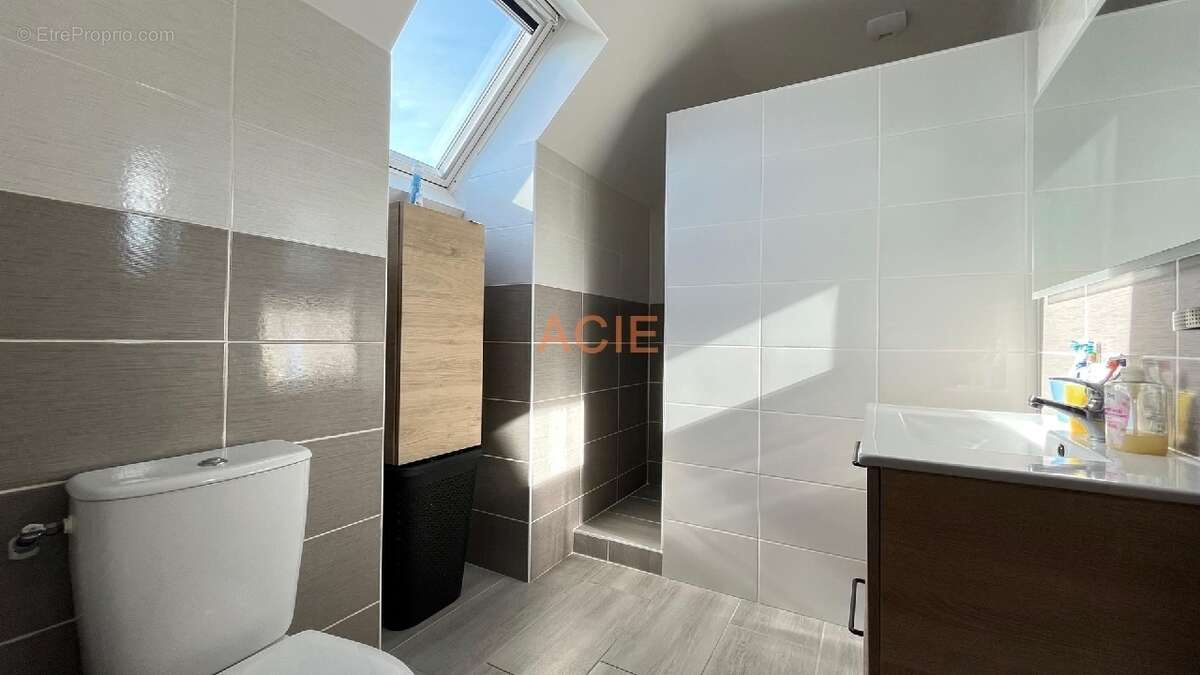 Maison à EPIAIS-LES-LOUVRES