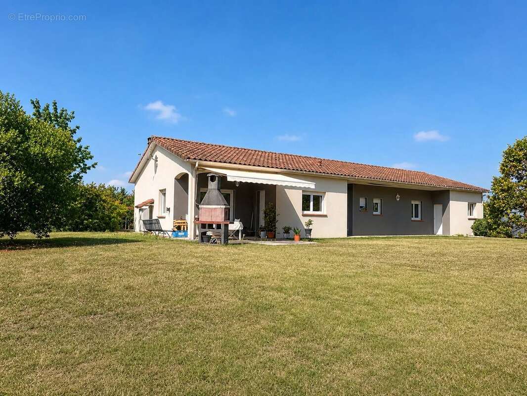 Maison de plain  pied T5 10 m2 sur 2000 m2 de parcelle - photo 17