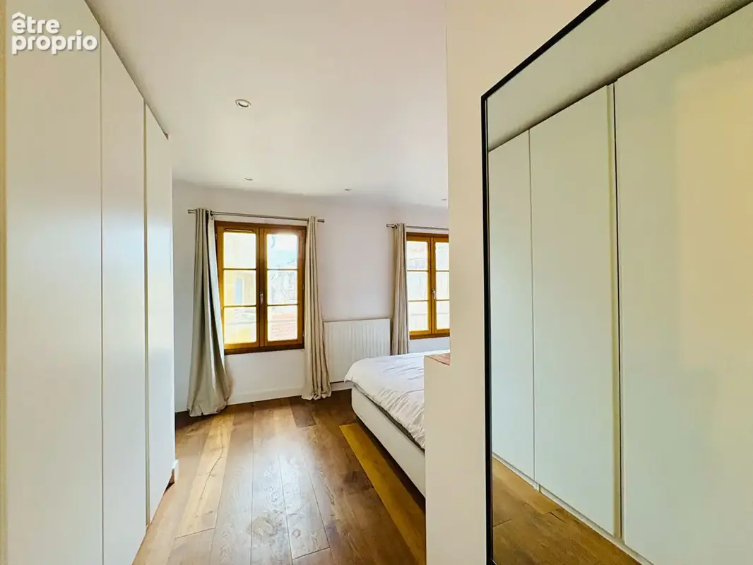 BORDEAUX Saint-Michel - Appartement T3 de caractère - Vue exceptionnelle sur la Flèche St Michel - photo 13