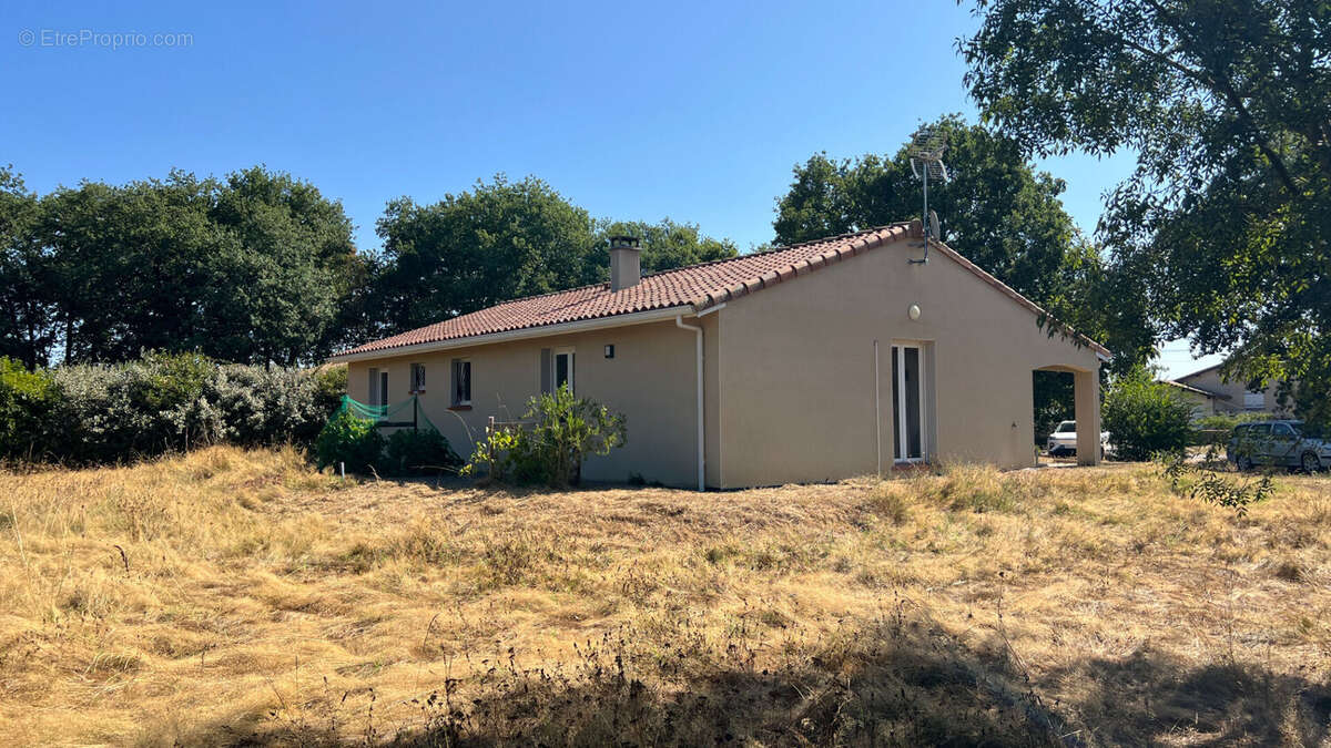 Maison Ste Foy De Peyrolieres 5 pièce(s) 112 m2 - photo 6
