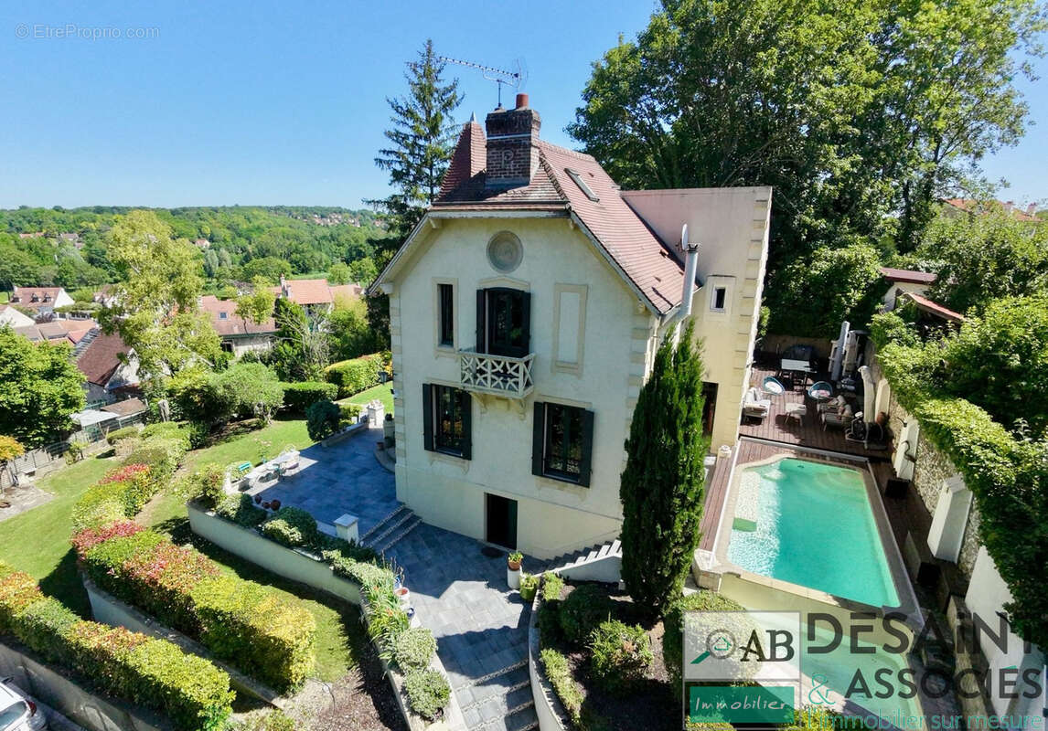 Maison à COUPVRAY