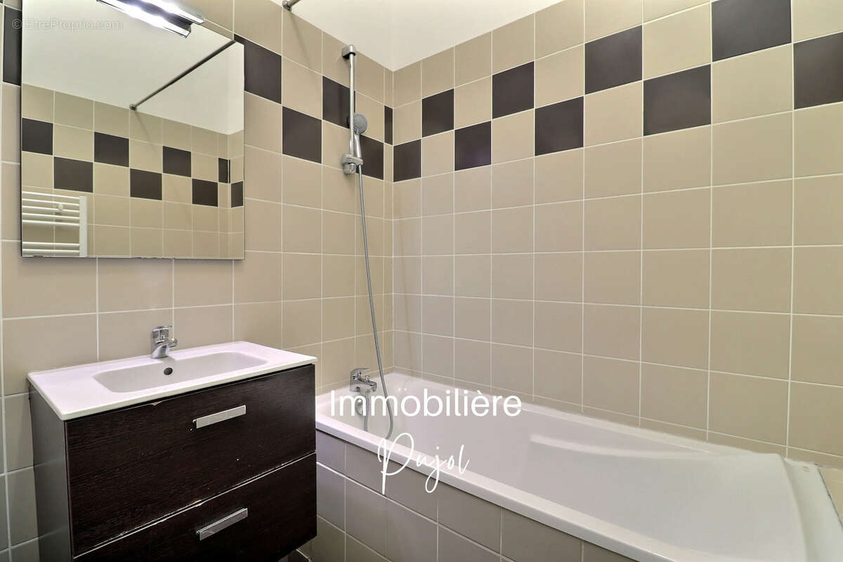 République/Joliette -  Appartement T3 proche toutes commodités - photo 7
