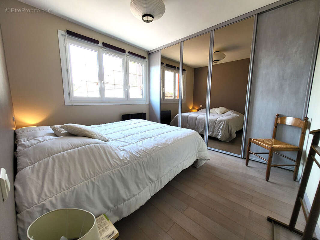 Maison à NEAUPHLE-LE-VIEUX