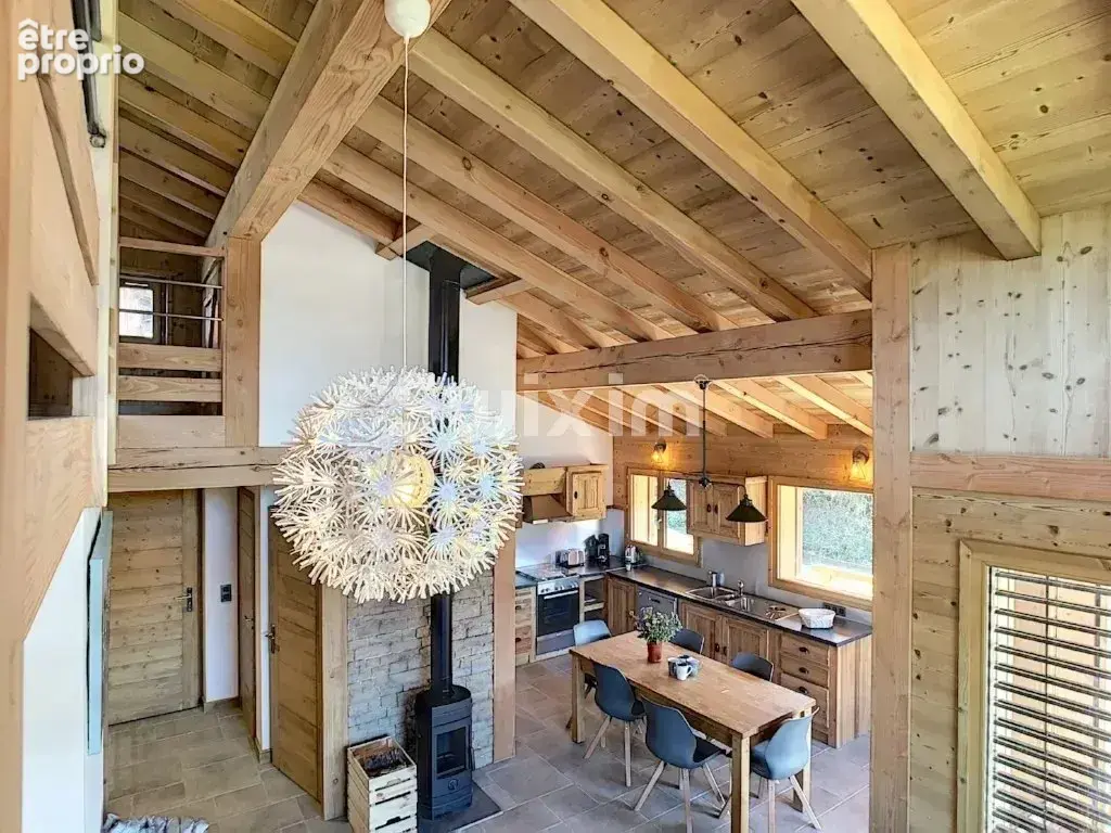 Chalet avec terrain constructible à vendre à Megève. - photo 1