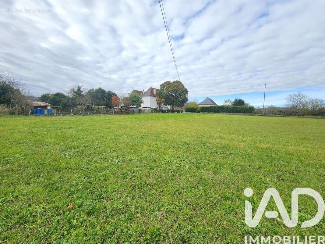 Photo 2 - Terrain à ESPES-UNDUREIN