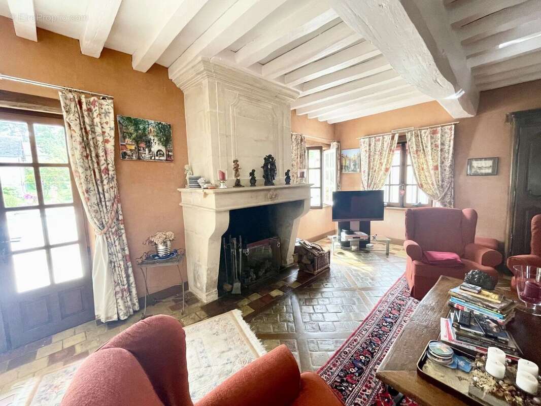 Maison à HOUDAN