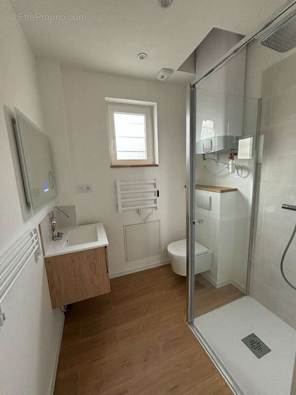 Appartement à GREZIEU-LA-VARENNE