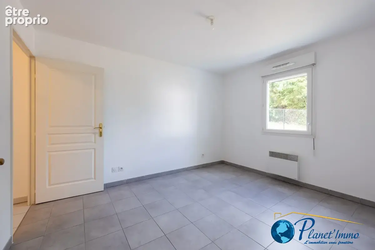 Saint-Priest en Jarez / Appartement type 2 de 42,50 m2 avec terrasse place de parking et garage en sous-sol. - photo 7