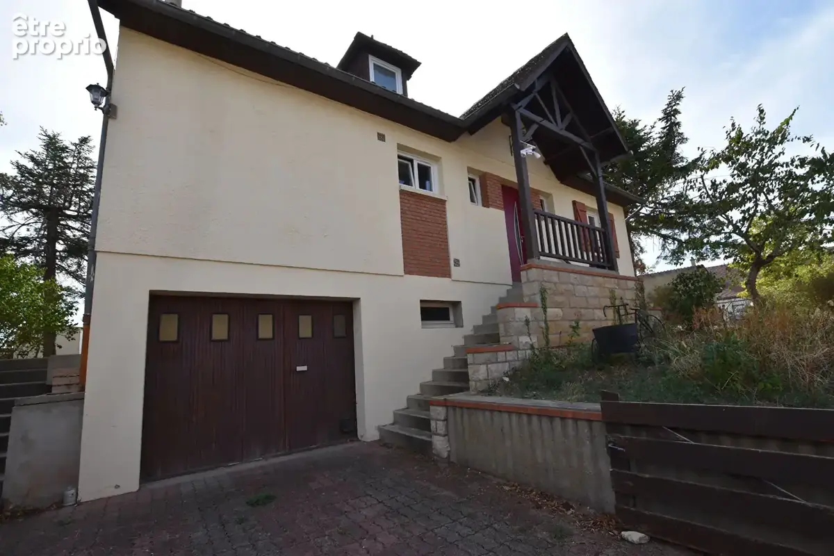 Proche Saint Pourçain sur Sioule, maison familiale de 5 chambres - photo 6