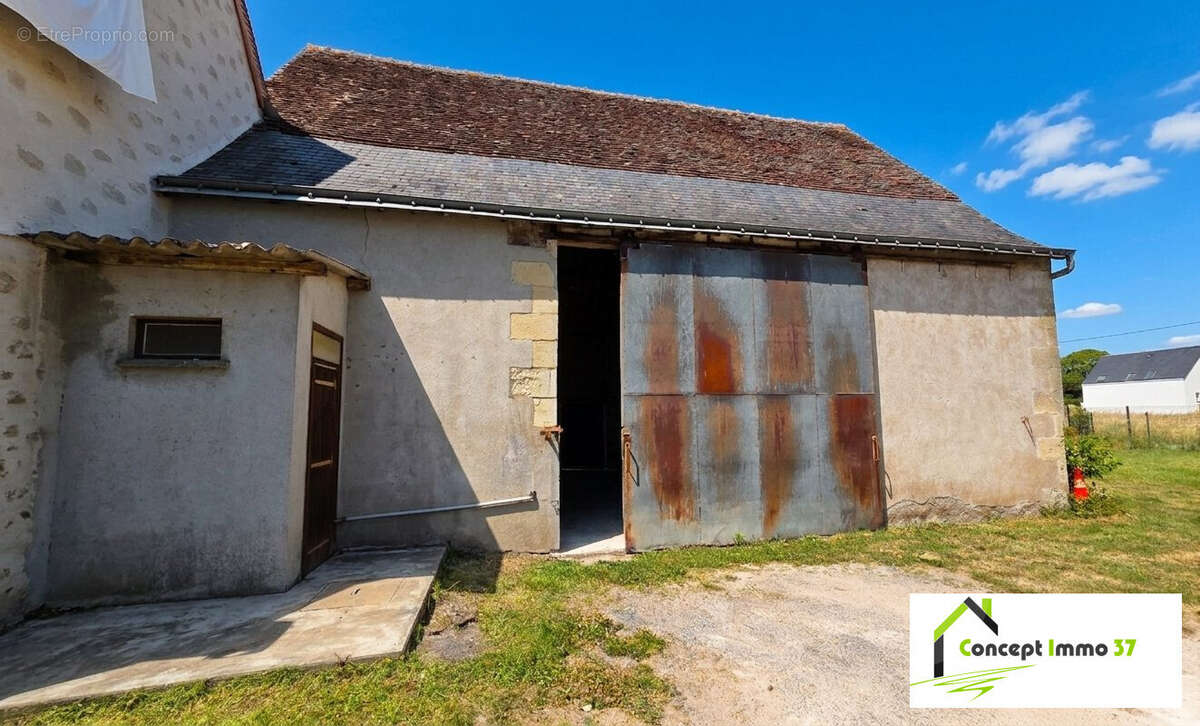 Maison 120 m² à La Ville-Aux-Dames  - photo 2