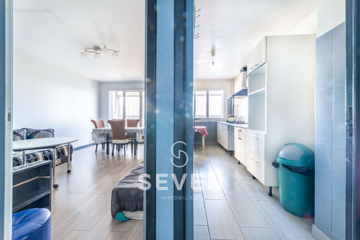 Appartement à GENNEVILLIERS