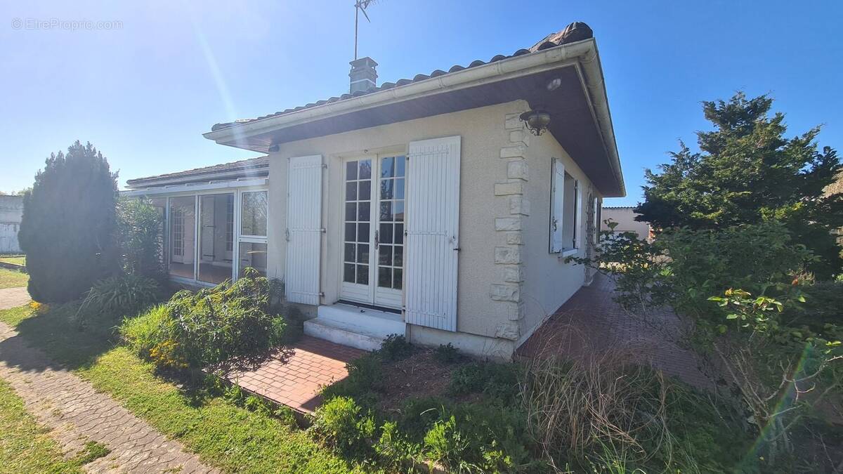 Maison à SAINT-YRIEIX-SUR-CHARENTE
