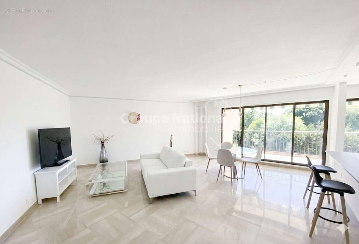Appartement à MANDELIEU-LA-NAPOULE