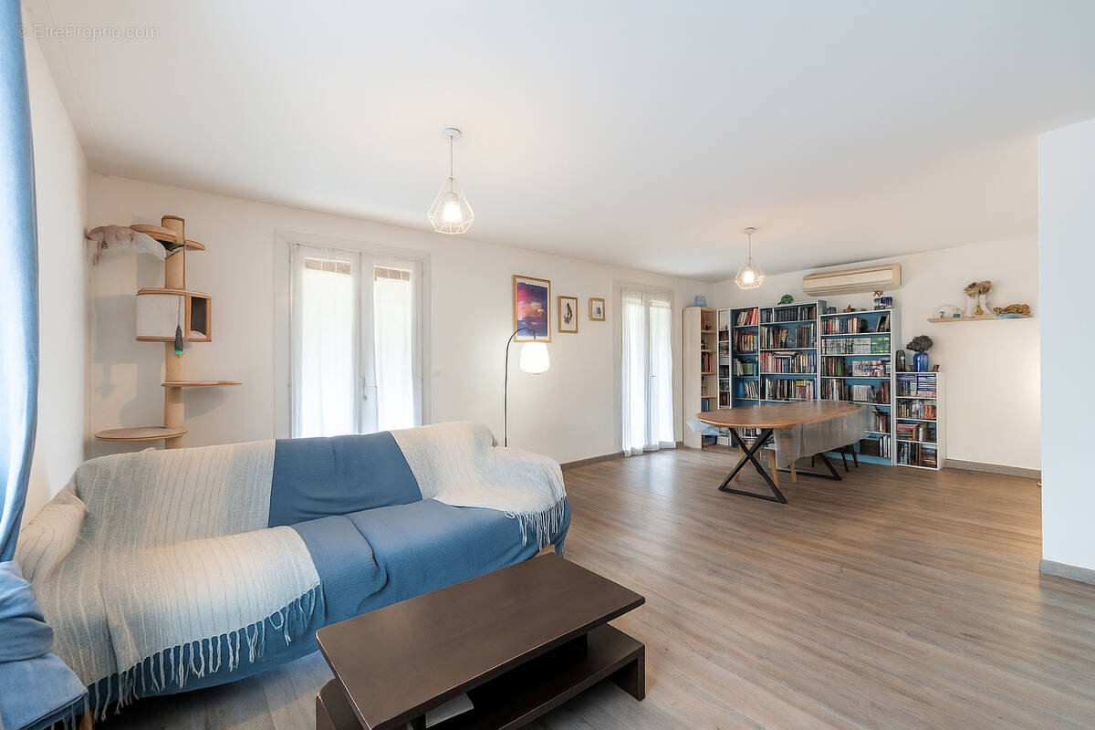 Maison à VILLENEUVE-DE-MARSAN